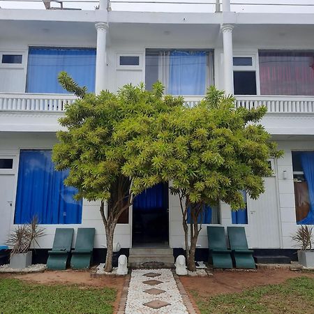 White Surfing Beach Resort Unawatuna Εξωτερικό φωτογραφία