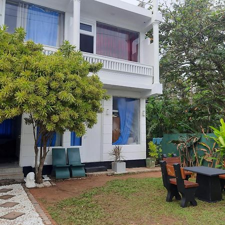 White Surfing Beach Resort Unawatuna Εξωτερικό φωτογραφία