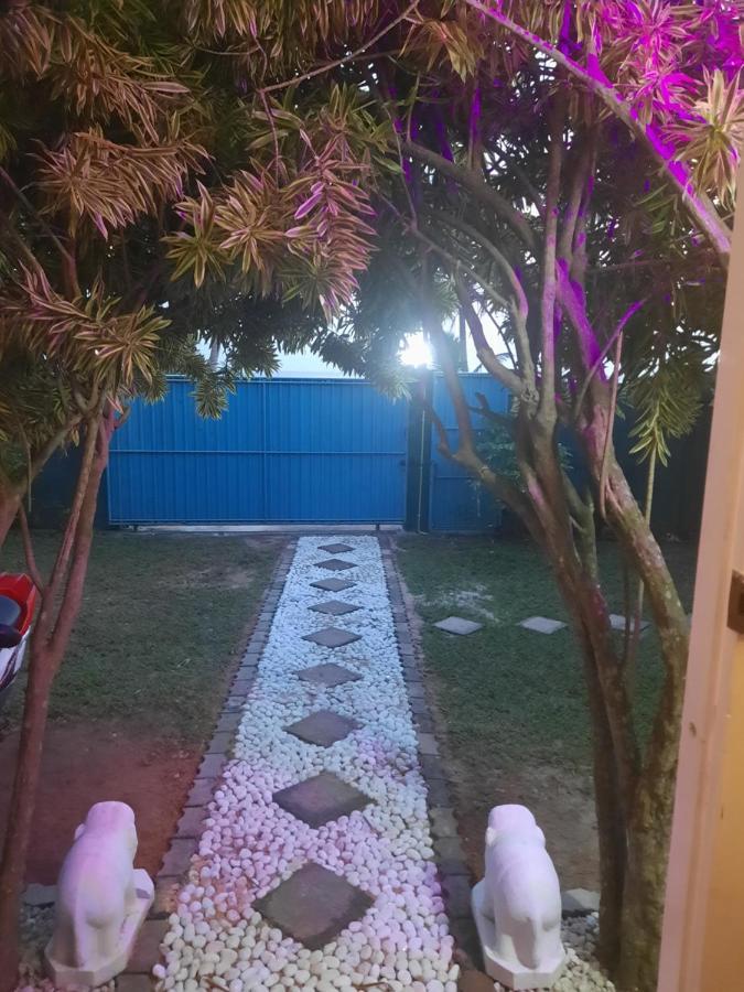White Surfing Beach Resort Unawatuna Εξωτερικό φωτογραφία