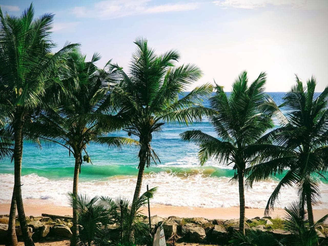 White Surfing Beach Resort Unawatuna Εξωτερικό φωτογραφία