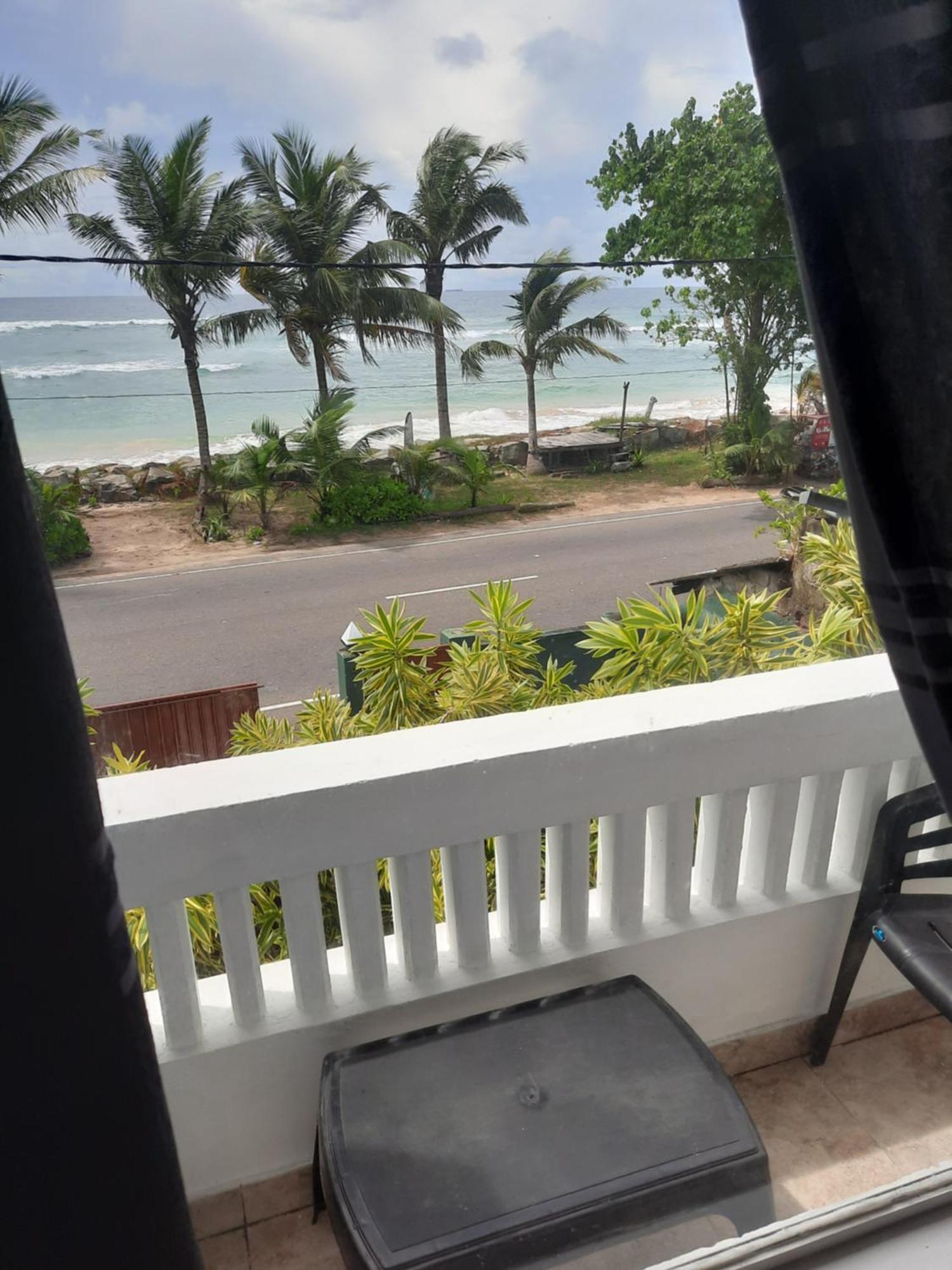 White Surfing Beach Resort Unawatuna Εξωτερικό φωτογραφία