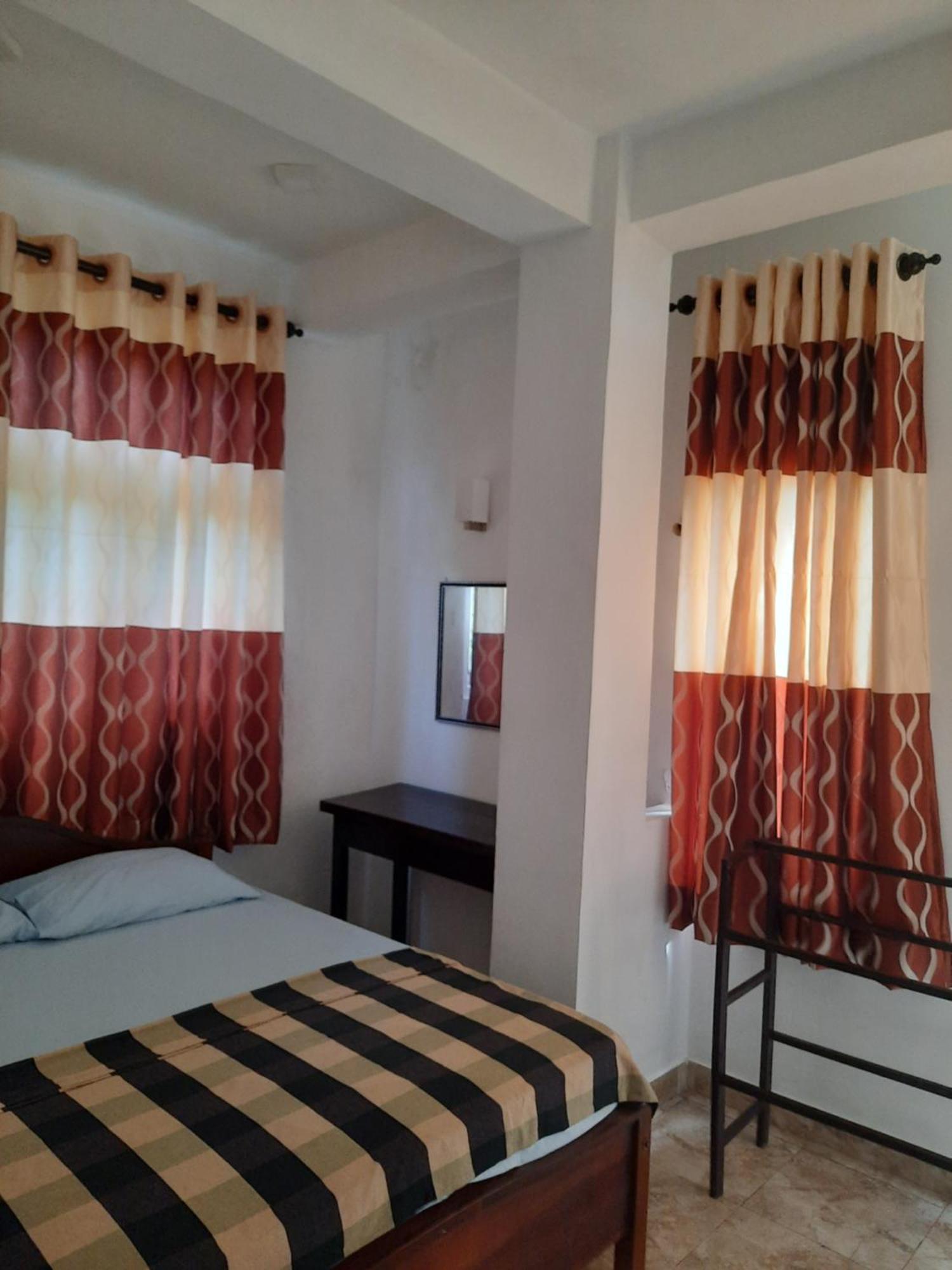 White Surfing Beach Resort Unawatuna Εξωτερικό φωτογραφία