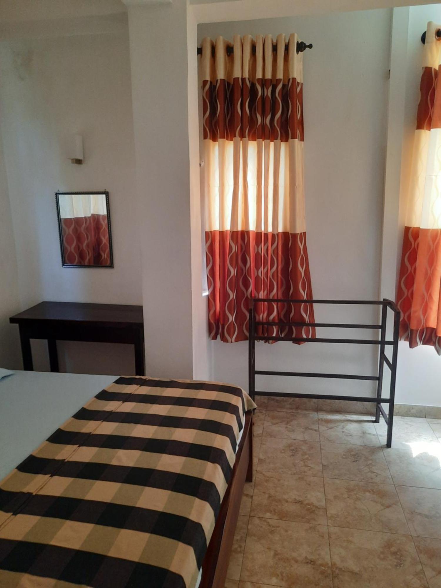 White Surfing Beach Resort Unawatuna Εξωτερικό φωτογραφία