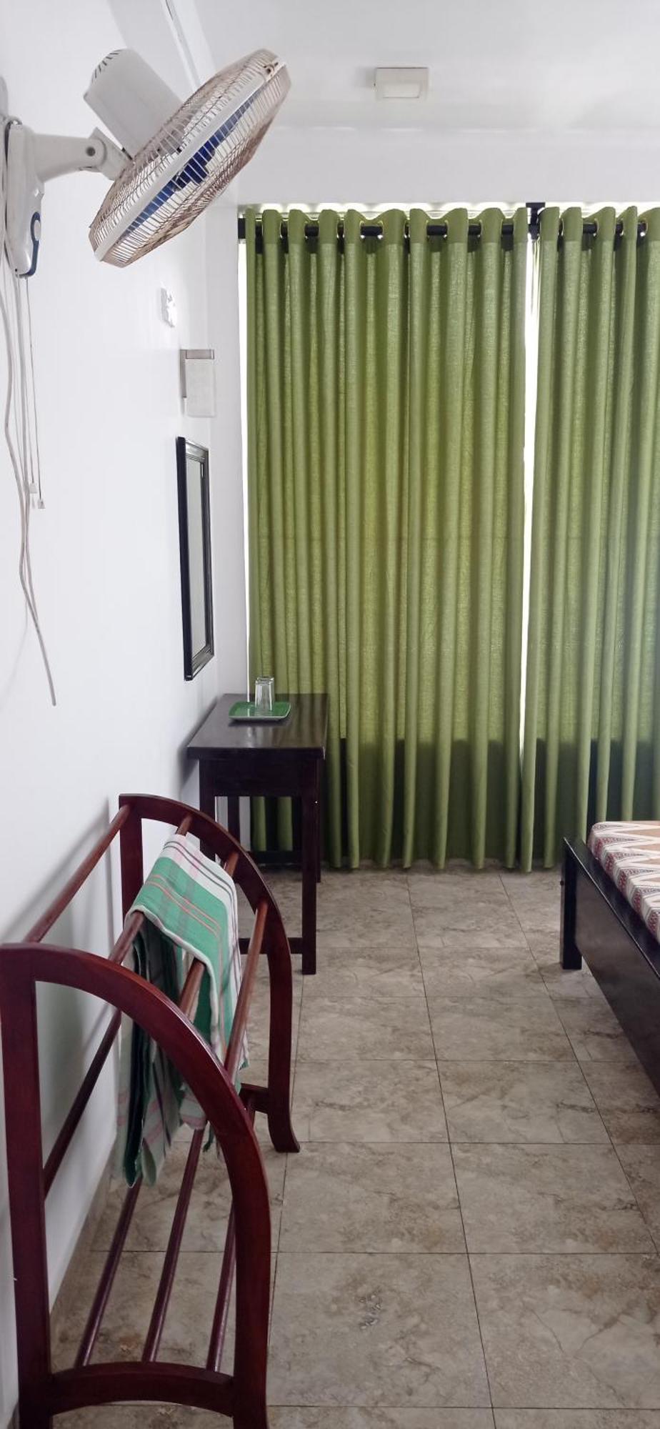 White Surfing Beach Resort Unawatuna Εξωτερικό φωτογραφία
