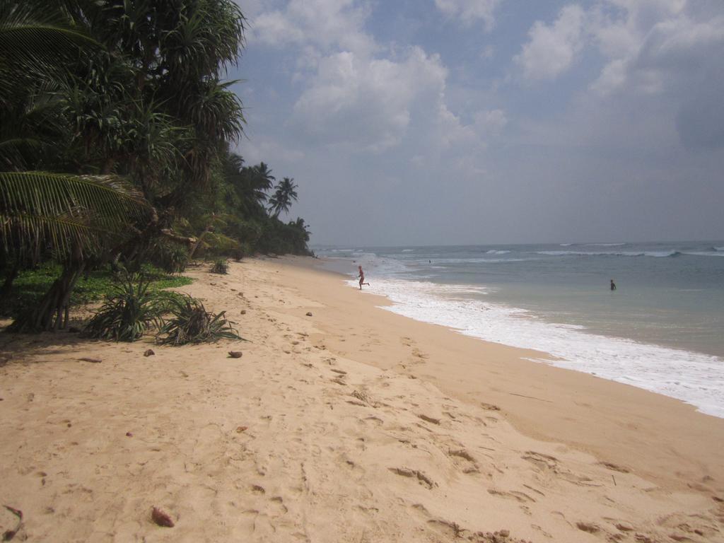 White Surfing Beach Resort Unawatuna Εξωτερικό φωτογραφία