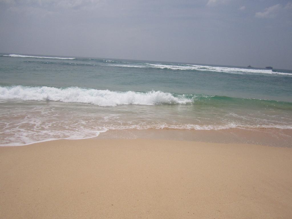 White Surfing Beach Resort Unawatuna Εξωτερικό φωτογραφία