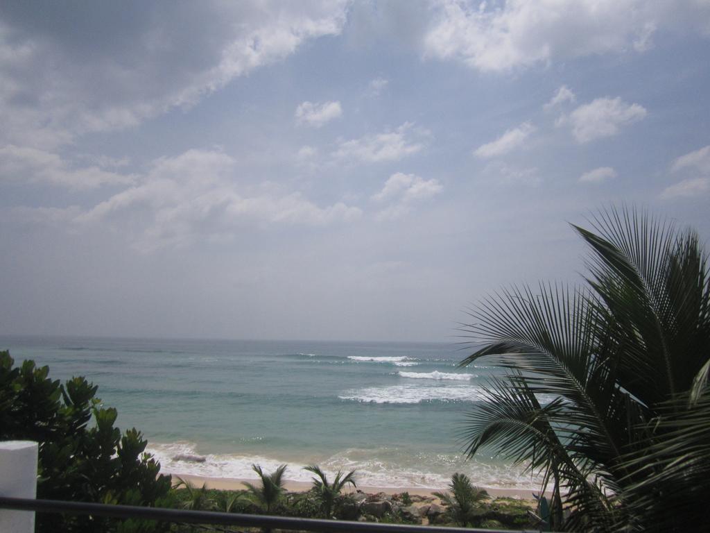 White Surfing Beach Resort Unawatuna Εξωτερικό φωτογραφία